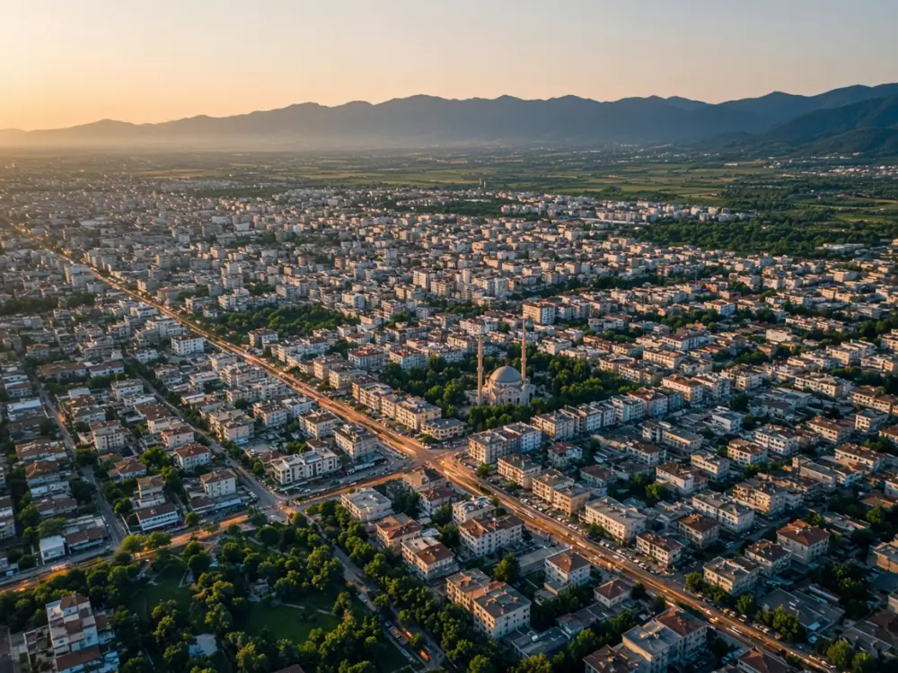 Sakarya Adapazarı şehir merkezinin gün batımında havadan görünümü